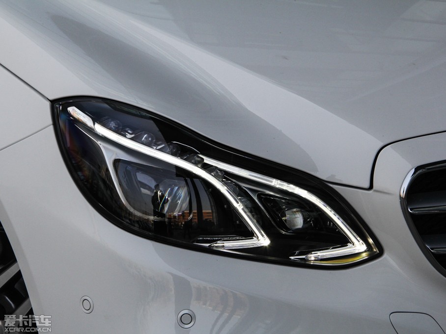 2015��YE�� E 320L �\�Ӻ��A��