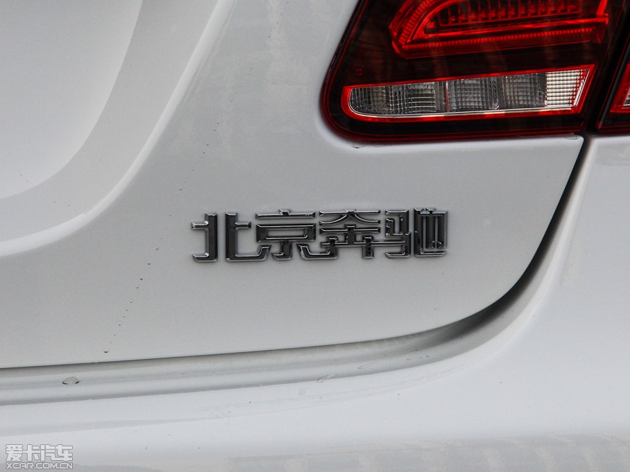 2015��YE�� E 320L �\�Ӻ��A��