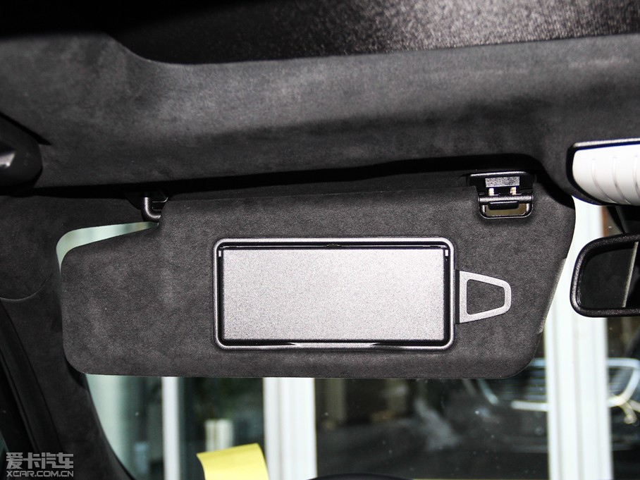 2015��YE�� E 320L �\�Ӻ��A��