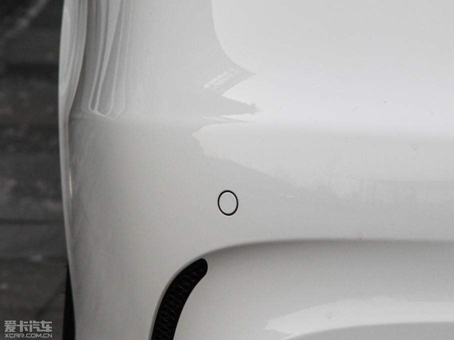 2015��YE�� E 320L �\�Ӻ��A��