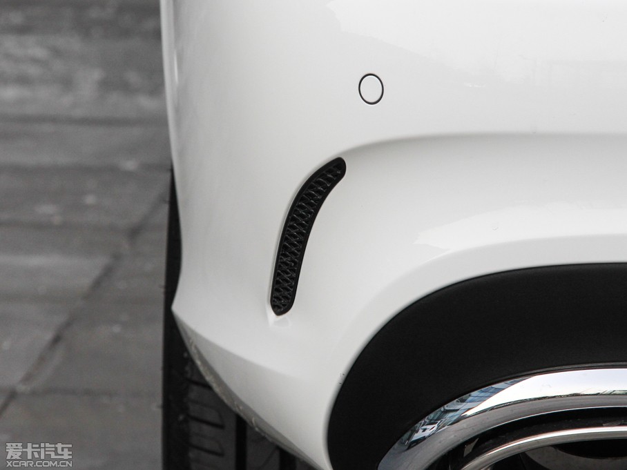 2015��YE�� E 320L �\�Ӻ��A��