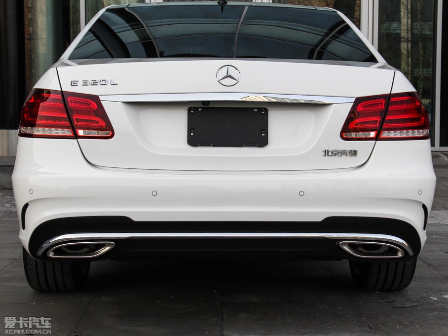 2015��YE�� E 320L �\�Ӻ��A��