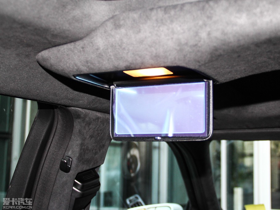 2015��YE�� E 320L �\�Ӻ��A��