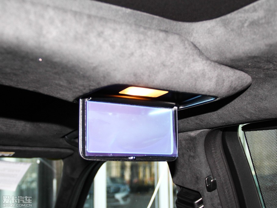 2015��YE�� E 320L �\�Ӻ��A��