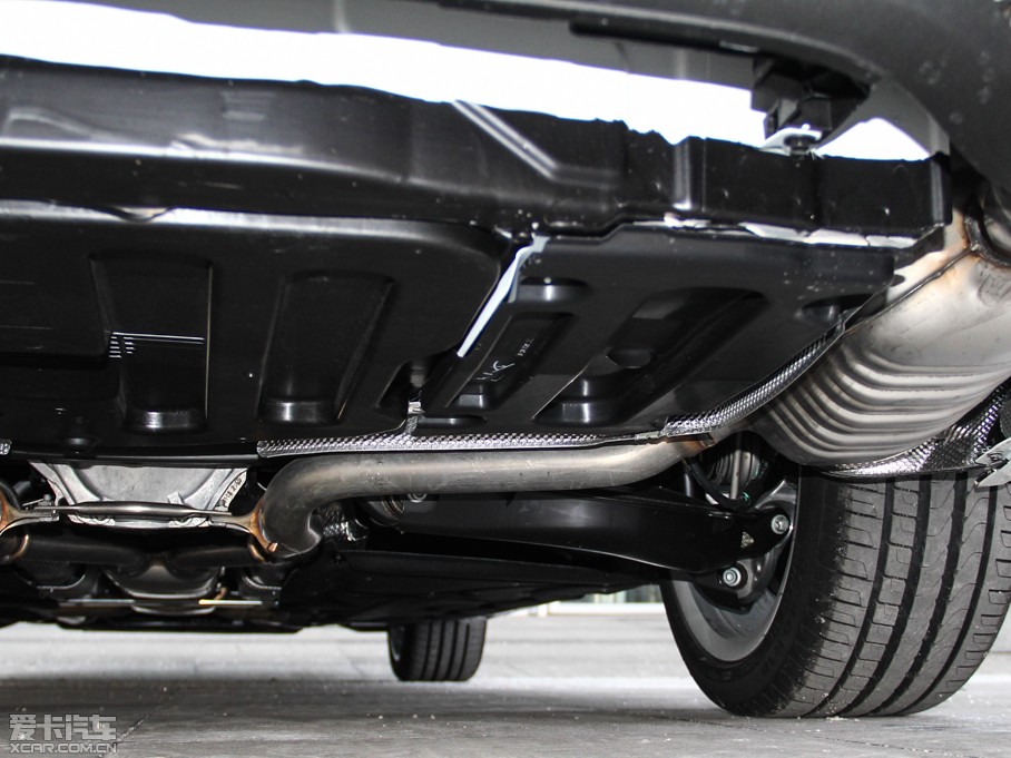 2015��YE�� E 320L �\�Ӻ��A��