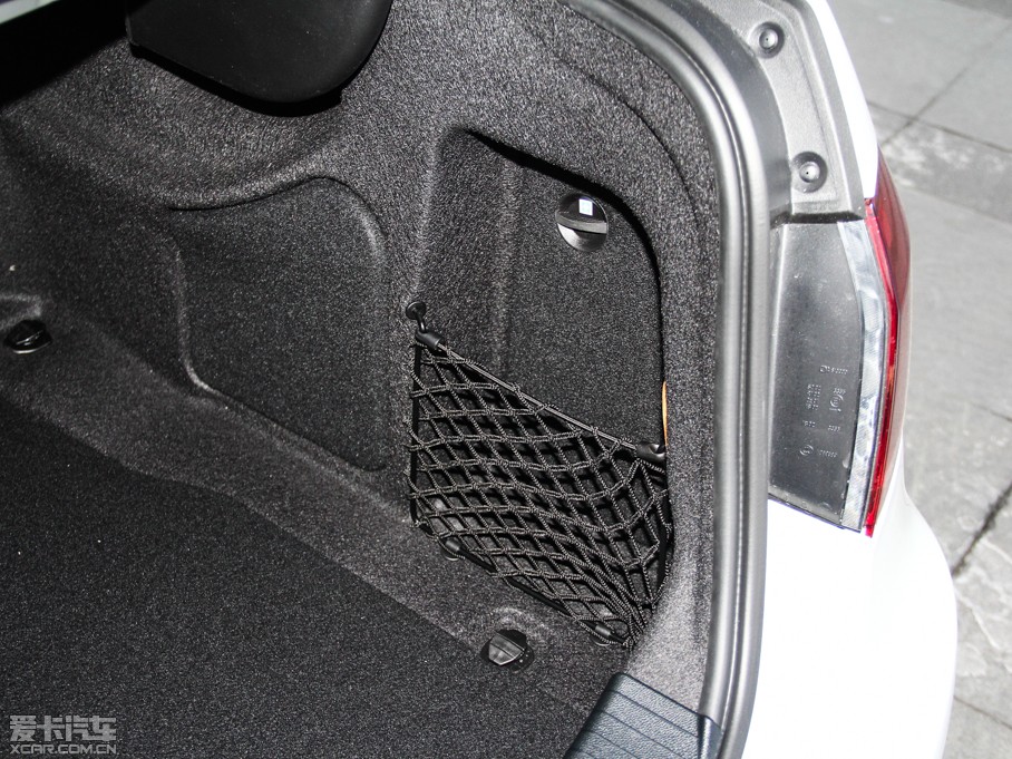 2015��YE�� E 320L �\����