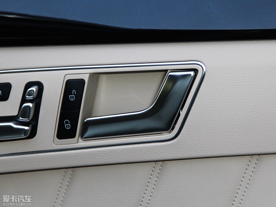 2015��YE�� E 320L �\����