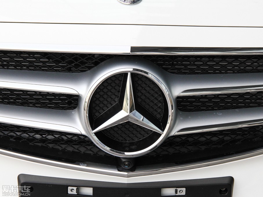 2015��YE�� E 320L �\����