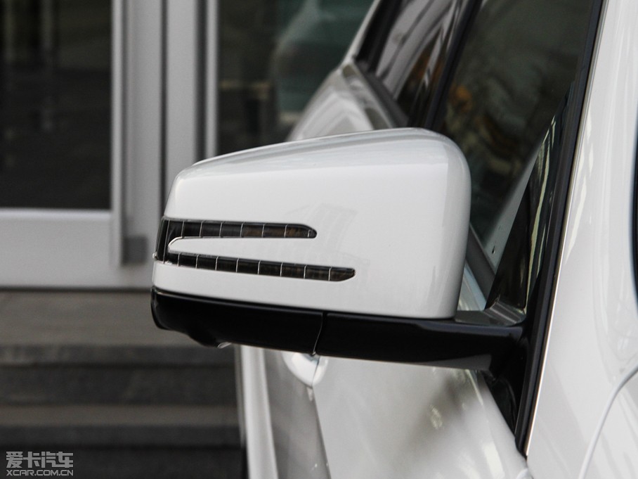 2015��YE�� E 320L �\����