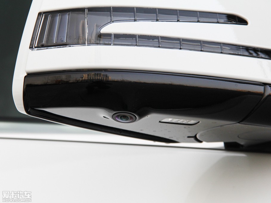 2015��YE�� E 320L �\����