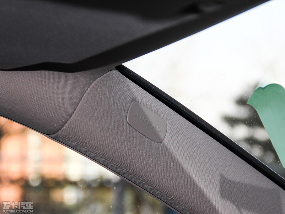 2015��YE�� E 320L �\����