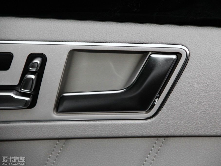 2015��YE��(j��) E 320L �\(y��n)��(d��ng)��