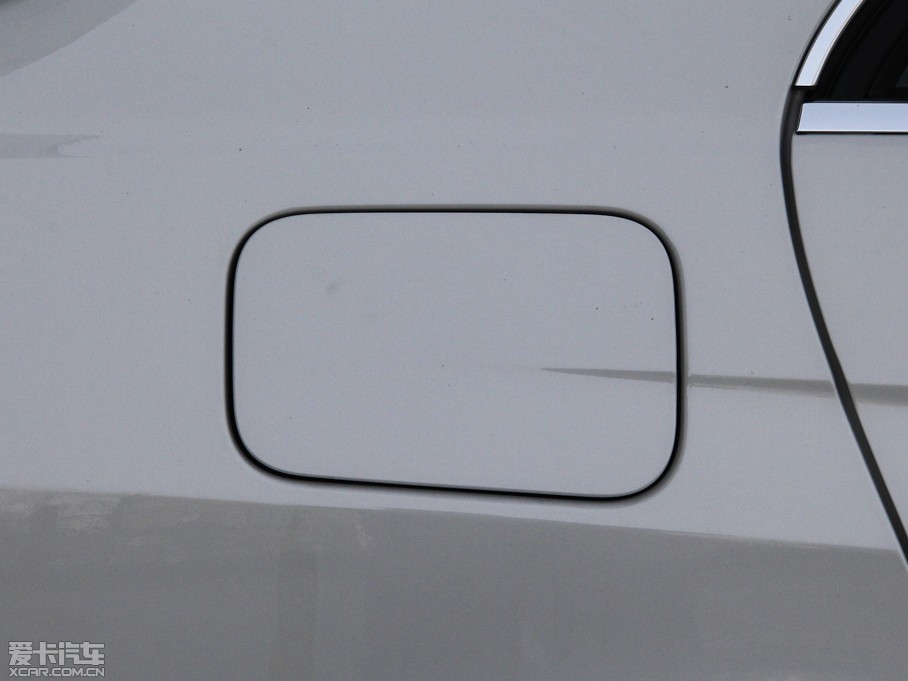 2015��YE�� E 320L �\����