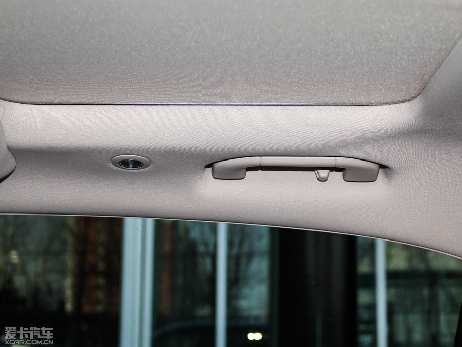 2015��YE�� E 320L �\����