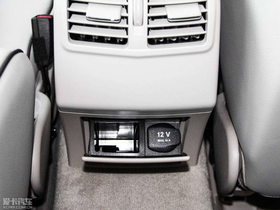 2015��YE�� E 320L �\����