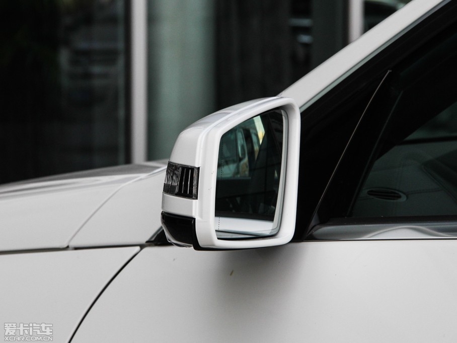 2015��YE��(j��) E 320L �\(y��n)��(d��ng)��