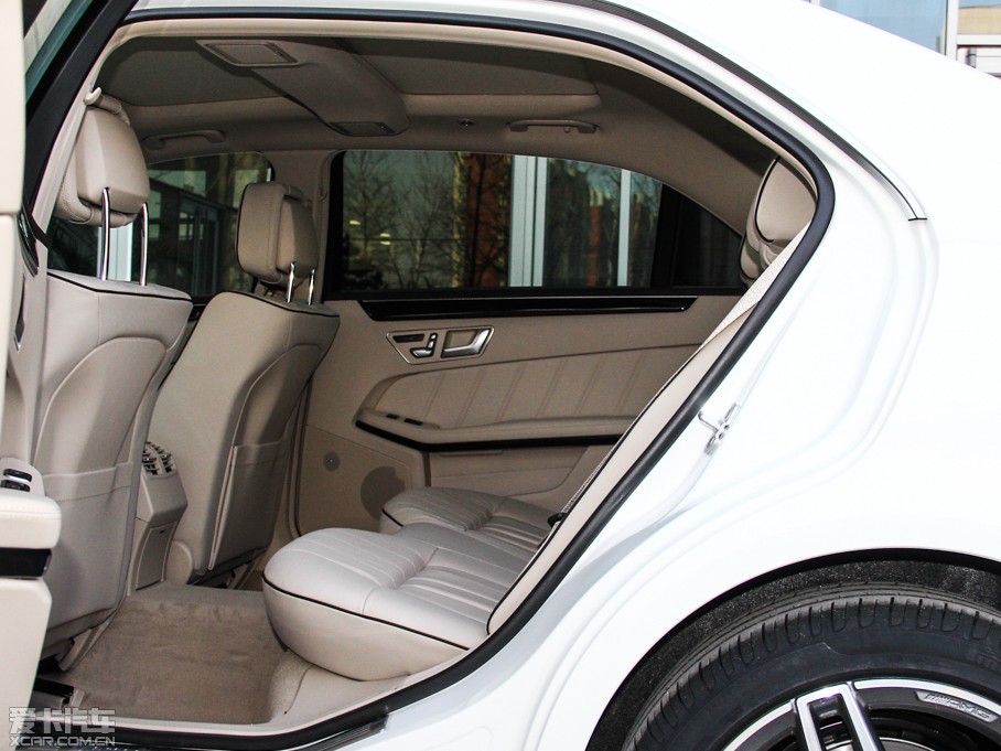 2015��YE�� E 320L �\����