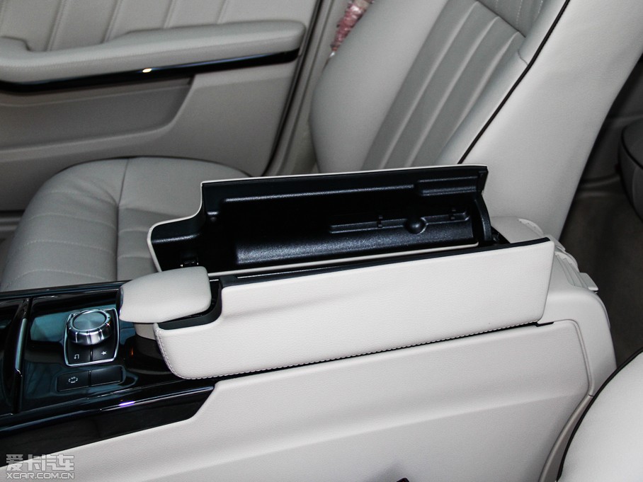 2015��YE�� E 320L �\����