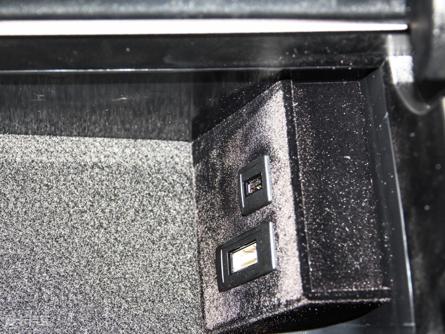 2015YE(j) E 320L \(yn)(dng)