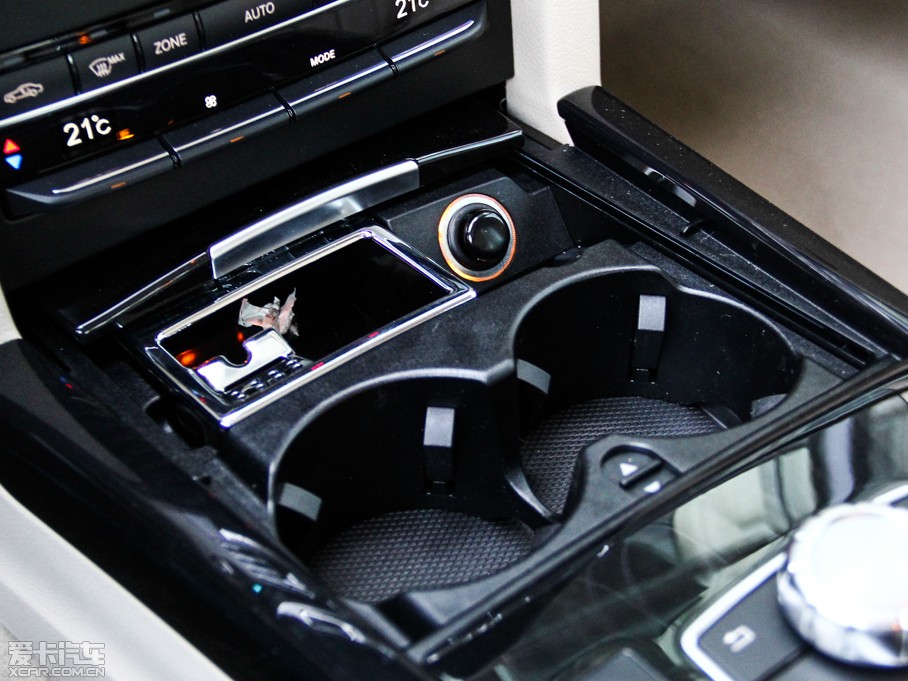 2015YE(j) E 320L \(yn)(dng)