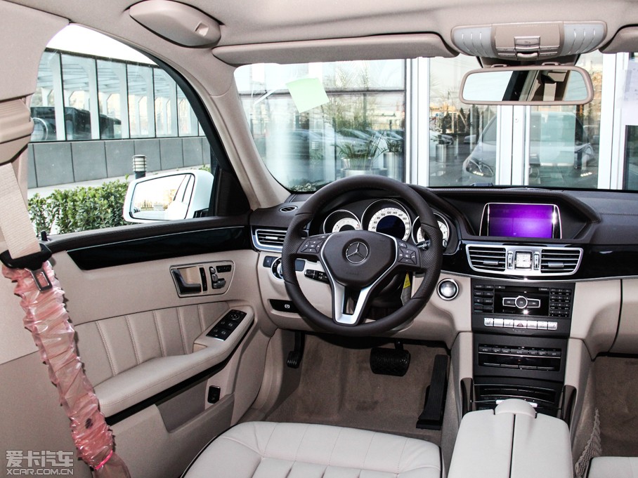 2015��YE�� E 320L �\����