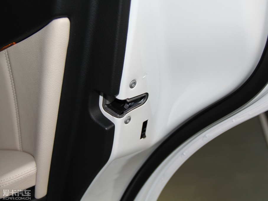 2015YE(j) E 320L 4MATIC