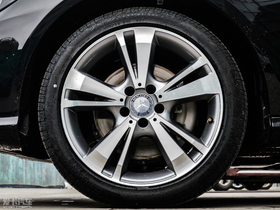 2015YE E 320L 4MATIC A