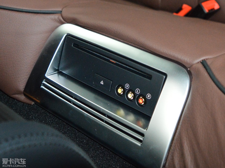 2015YE E 320L 4MATIC A