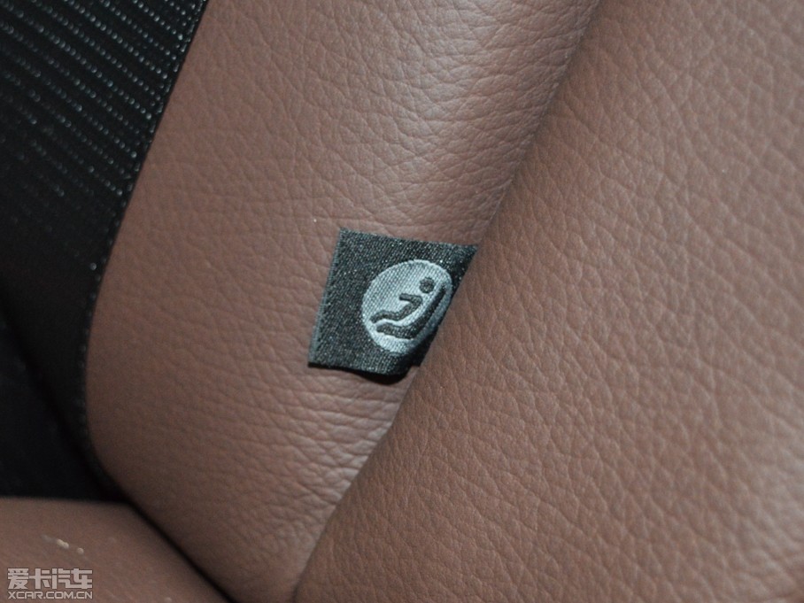 2015YE E 320L 4MATIC A