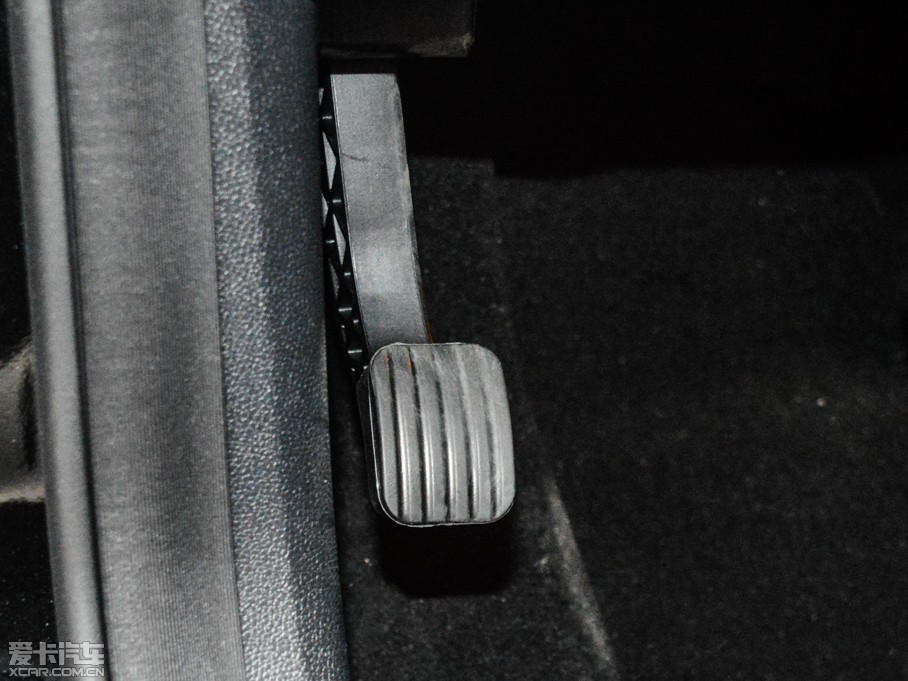 2015YE E 320L 4MATIC A