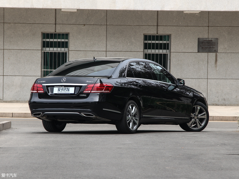 2015YE E 320L 4MATIC A