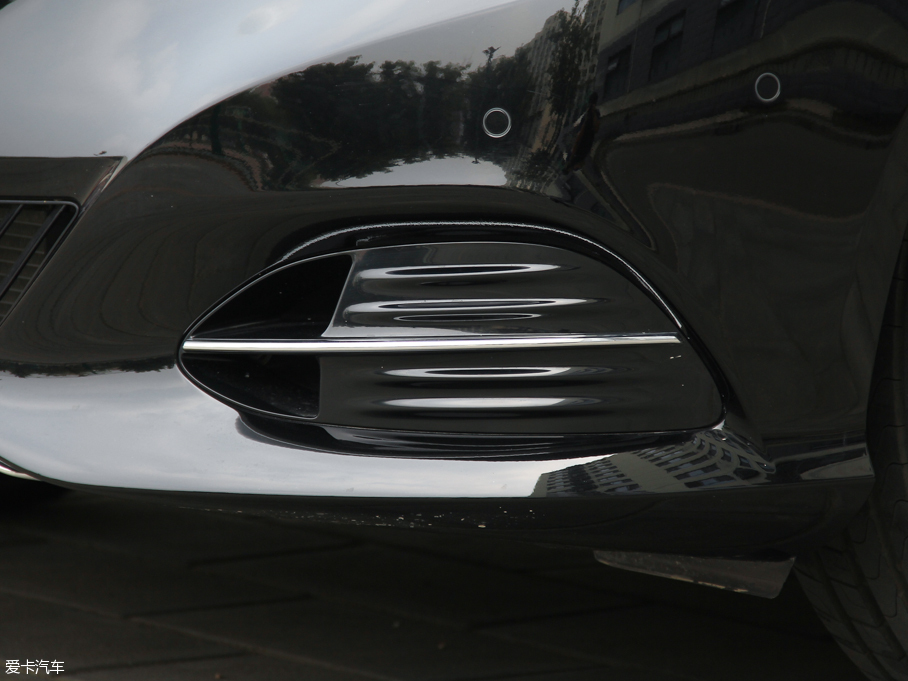 2015YE E 320L 4MATIC A