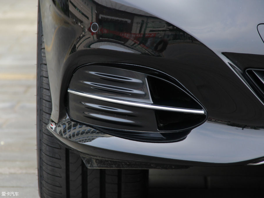 2015YE E 320L 4MATIC A