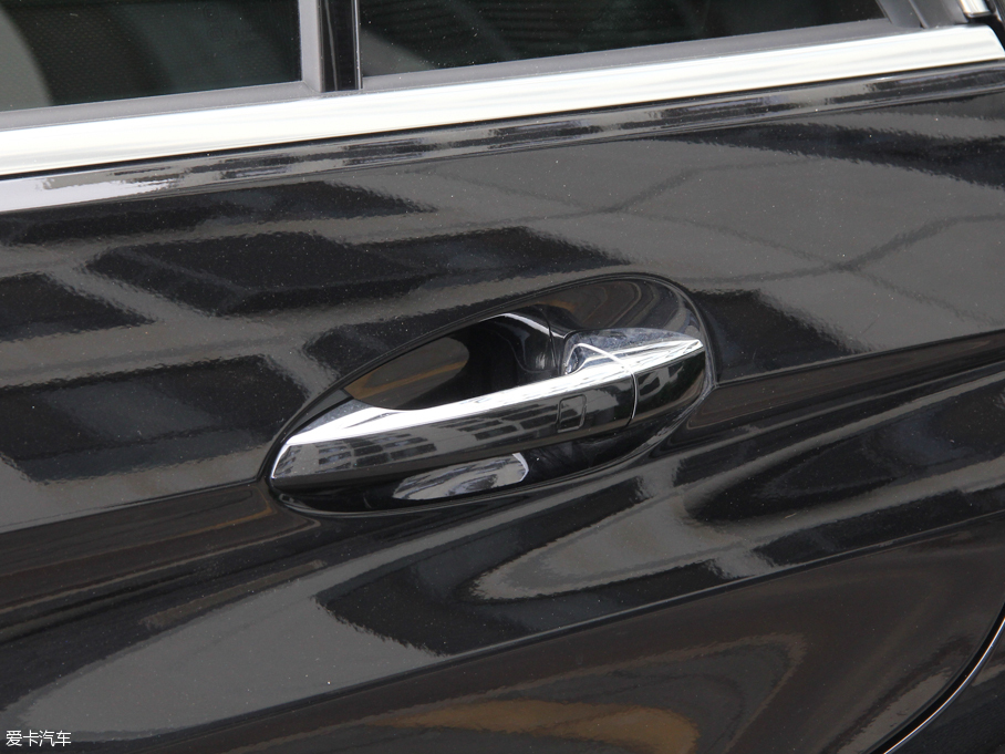 2015YE E 320L 4MATIC A