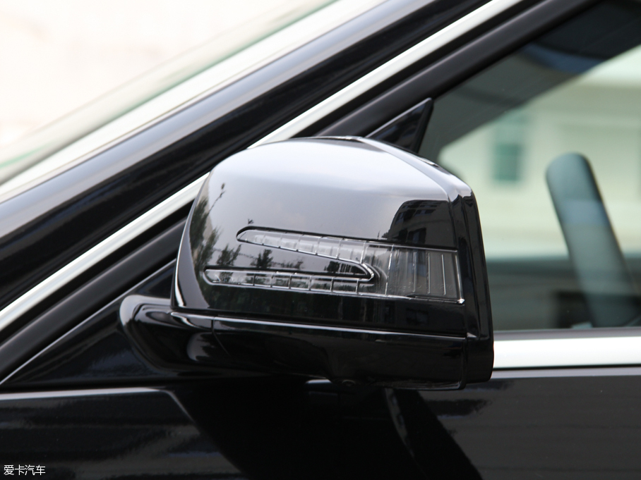 2015YE E 320L 4MATIC A