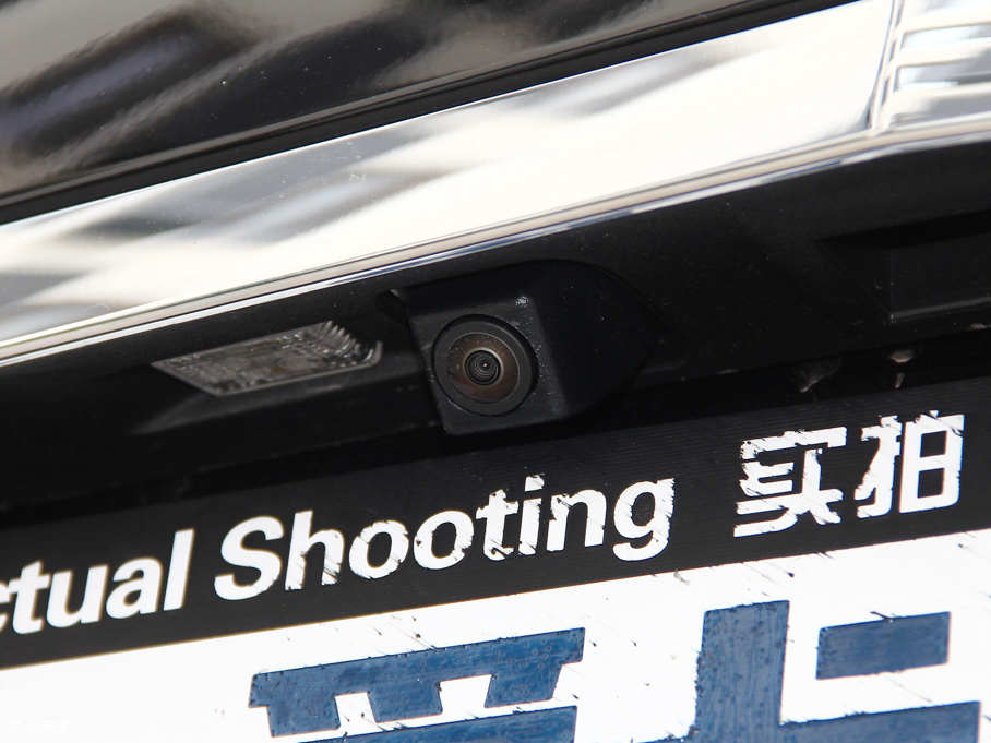 2015YE E 320L 4MATIC A