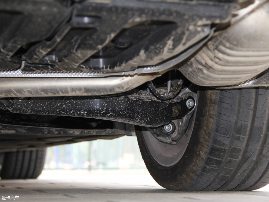 2015YE E 320L 4MATIC A