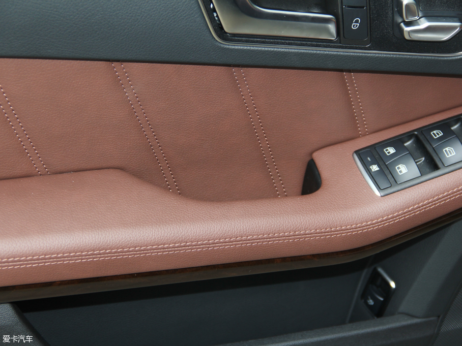 2015YE E 320L 4MATIC A