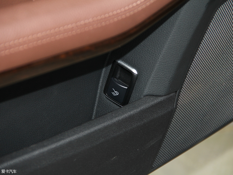 2015YE E 320L 4MATIC A