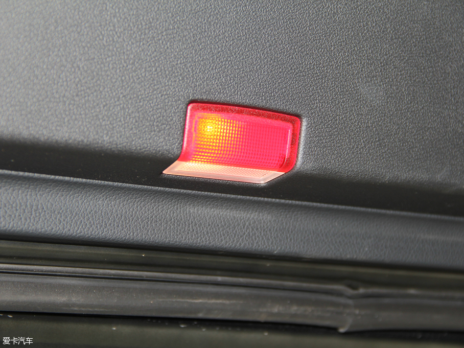 2015YE E 320L 4MATIC A