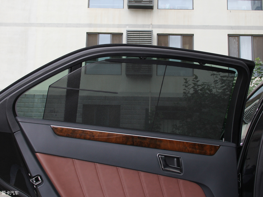 2015YE E 320L 4MATIC A