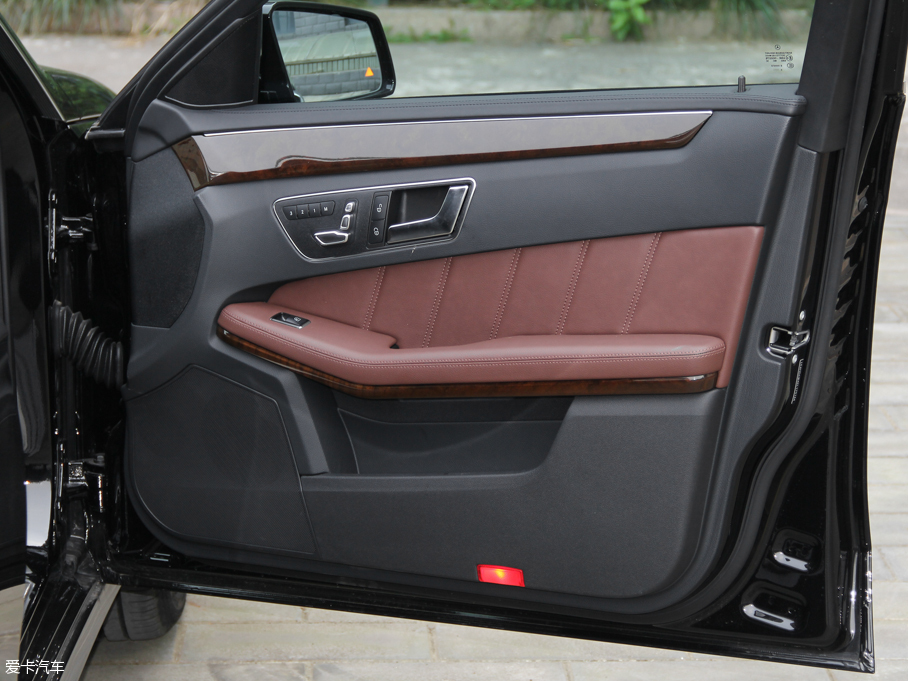 2015YE E 320L 4MATIC A