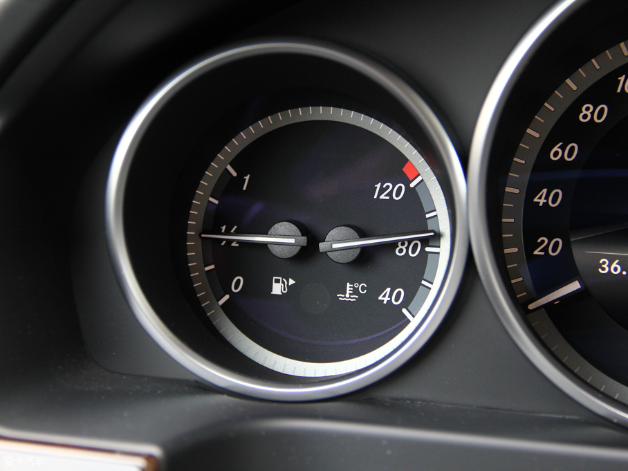 2015YE E 320L 4MATIC A