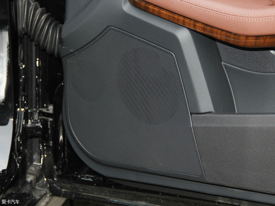 2015YE E 320L 4MATIC A