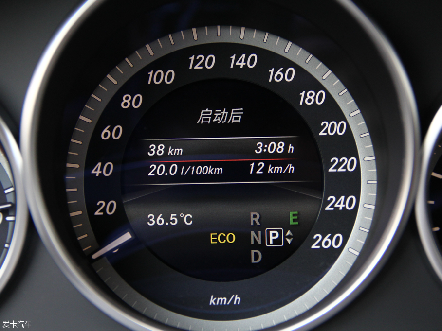 2015YE E 320L 4MATIC A