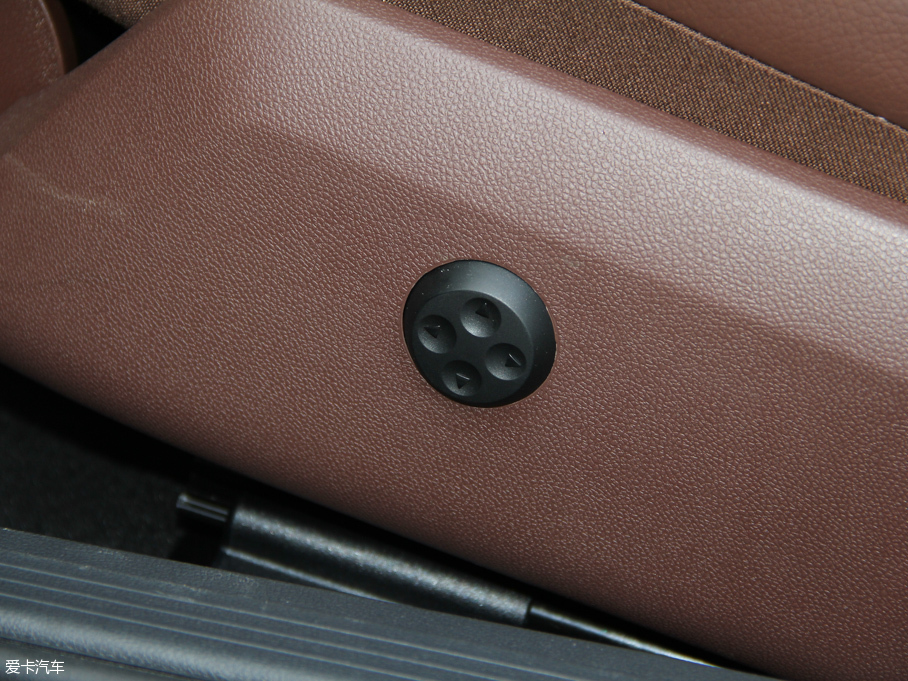 2015YE E 320L 4MATIC A