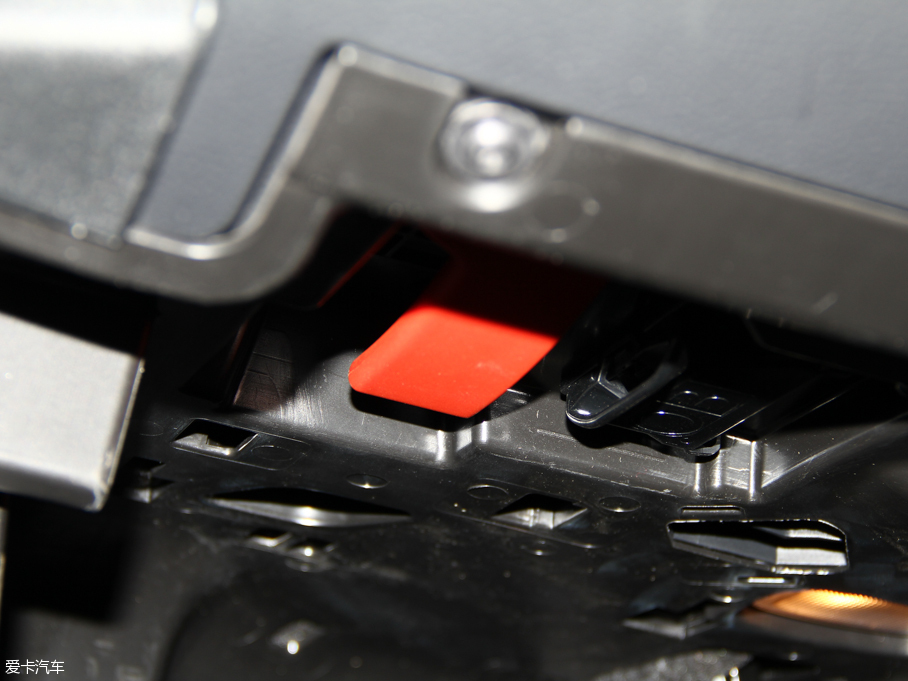 2015YE E 320L 4MATIC A