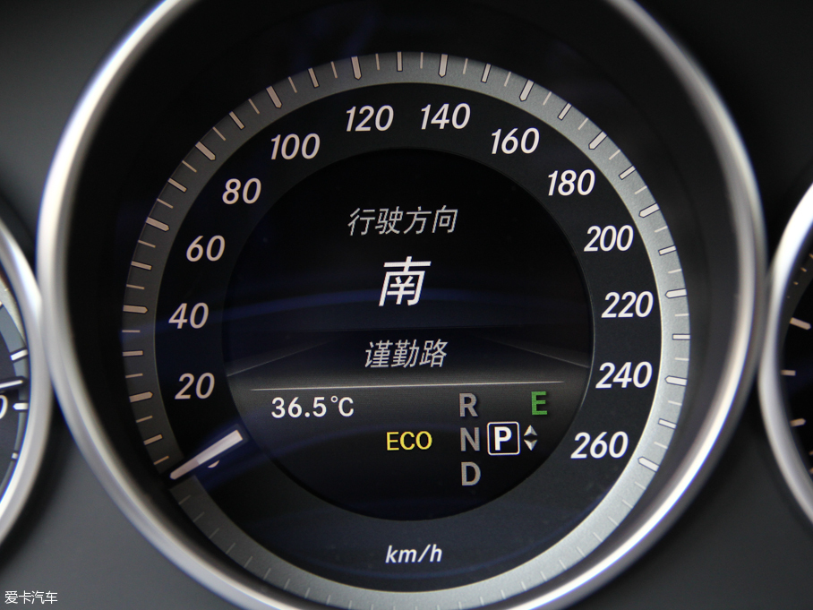 2015YE E 320L 4MATIC A