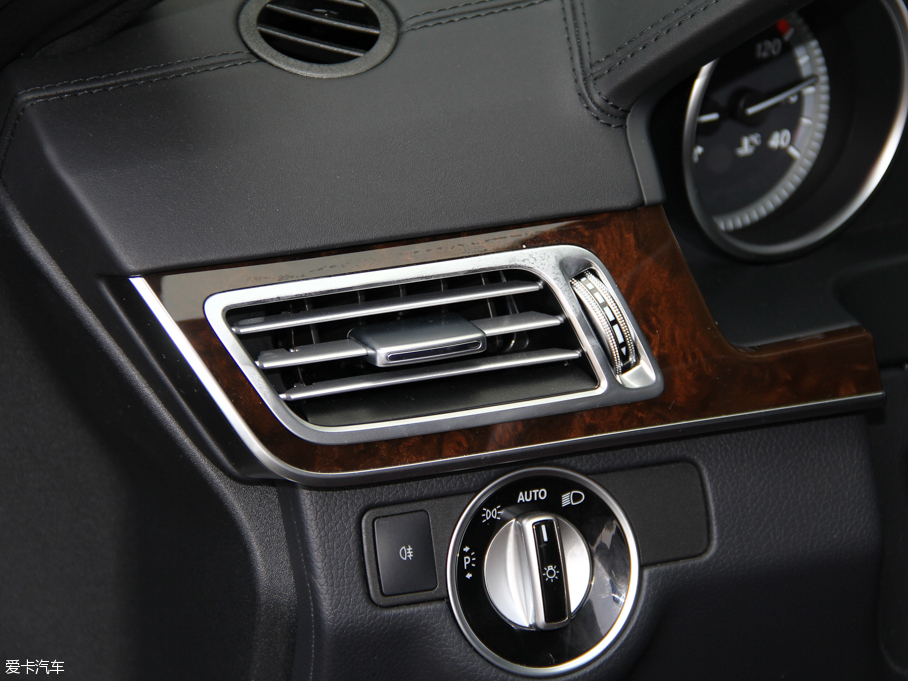 2015YE E 320L 4MATIC A