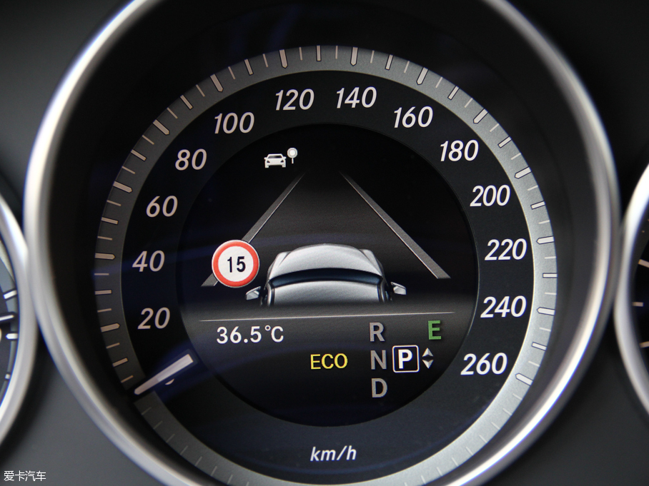 2015YE E 320L 4MATIC A